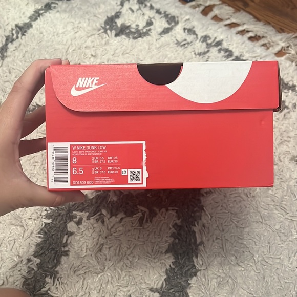 Nike Dunk - Picture 10 of 11